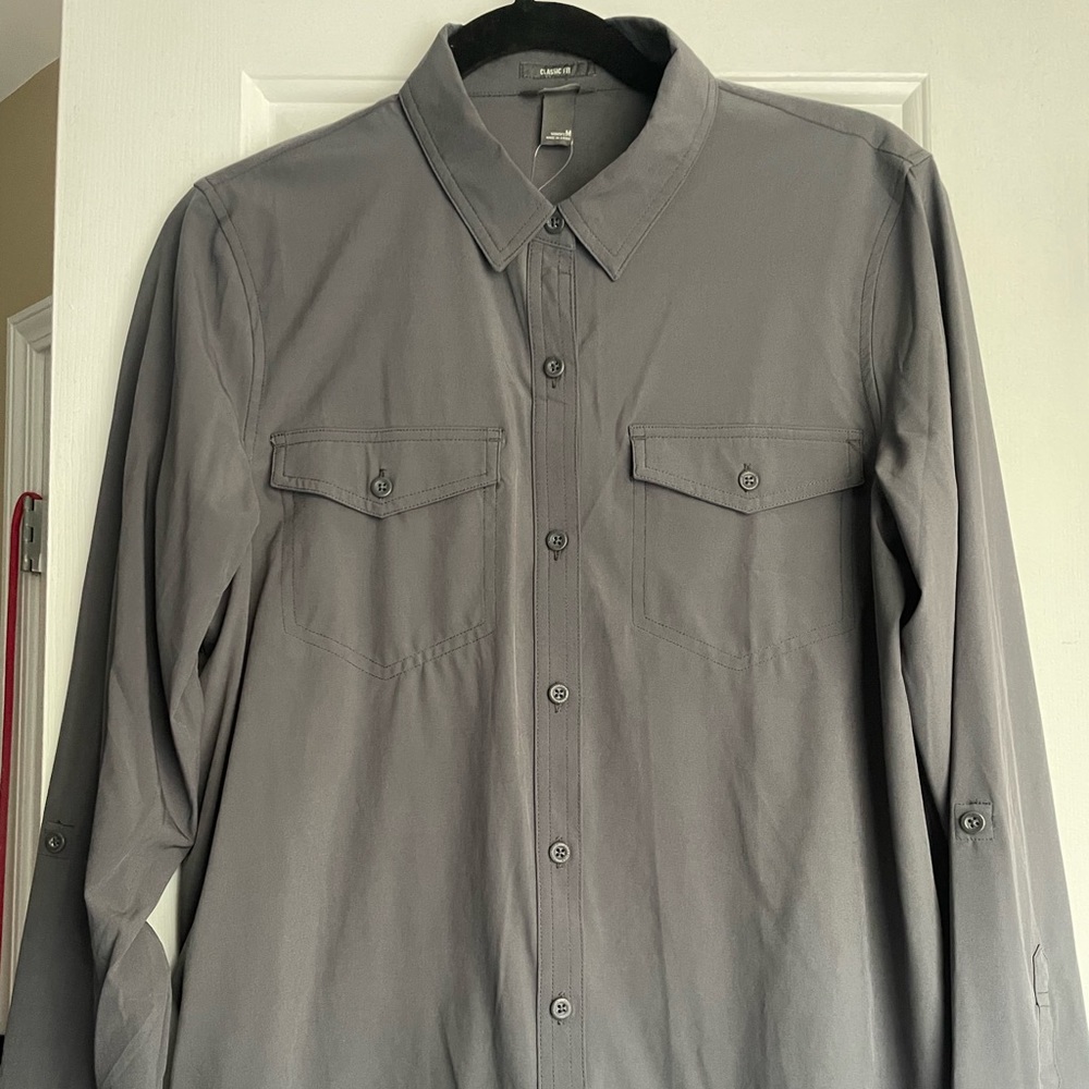 Polyester button up - Picture 3 of 4